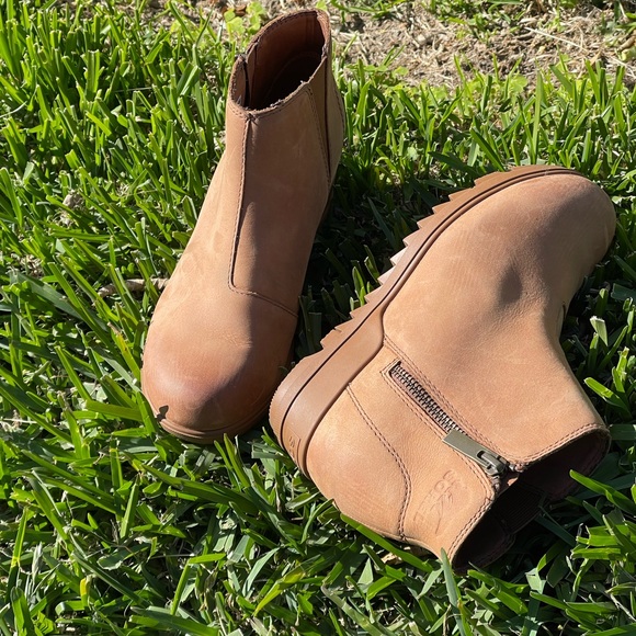 SOREL Joan of Arctic Wedge Chelsea tan Women 9.5 gently used - Picture 9 of 16